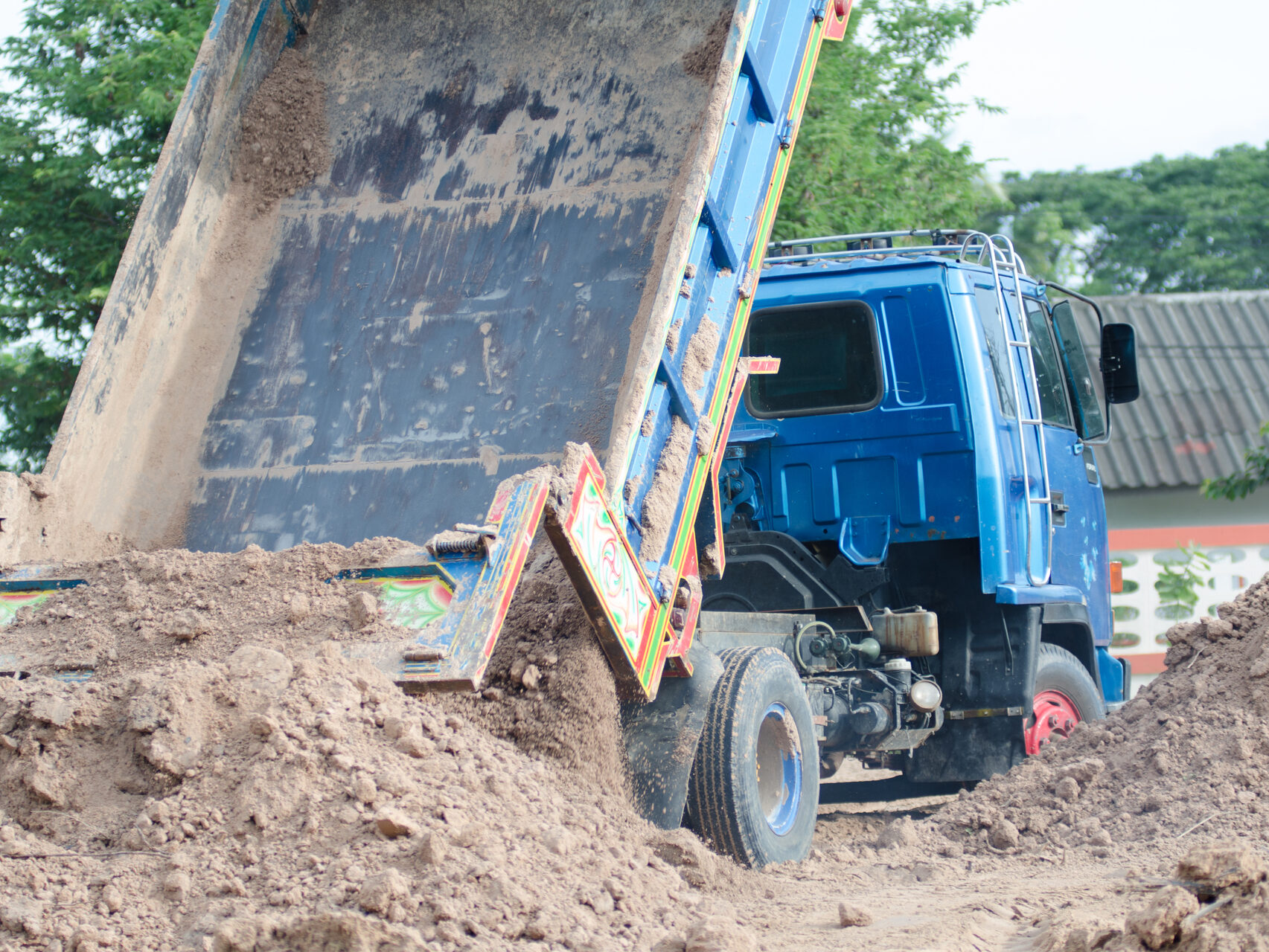 Dump truck to soil to improve the soil. For construction